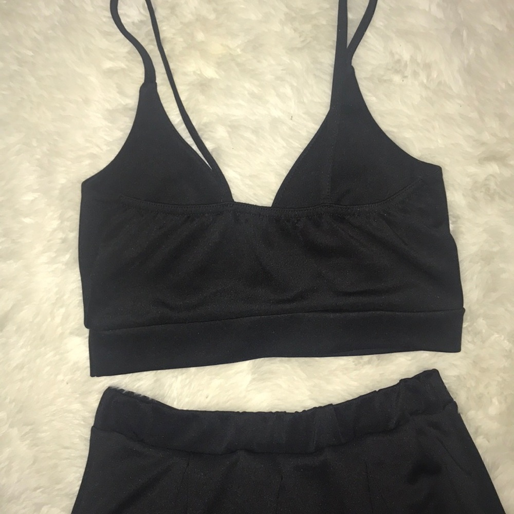 Two piece set - Picture 4 of 4